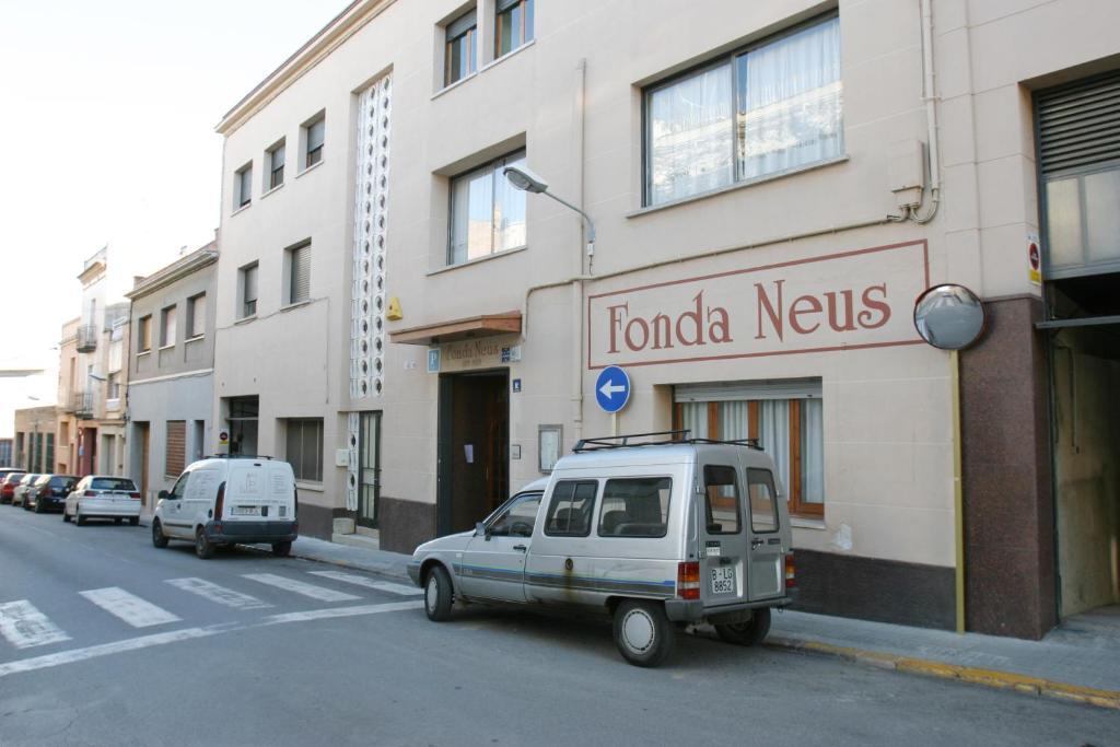 Hotel Fonda Neus Sant Sadurní dʼAnoia Exterior foto